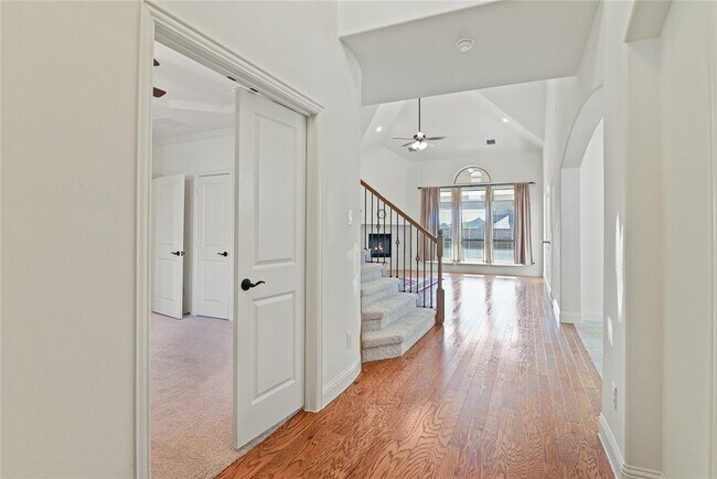 Building Photo - 1611 McMaster Ln