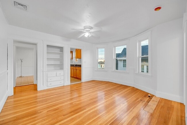 Building Photo - 127 Henry Ave