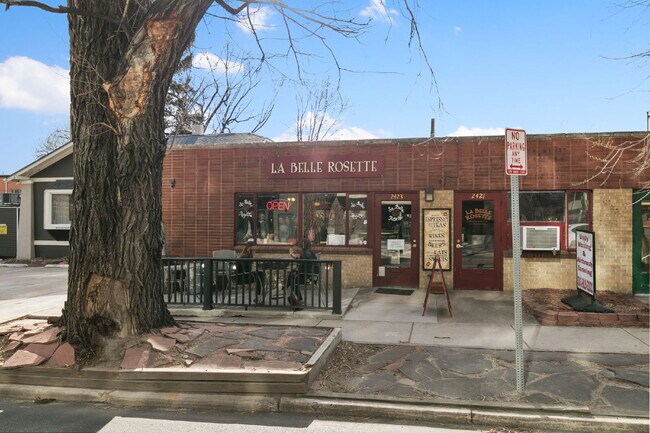 Building Photo - Great Property in the DU area!