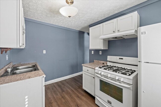 Building Photo - 1752-1752 N Rural St