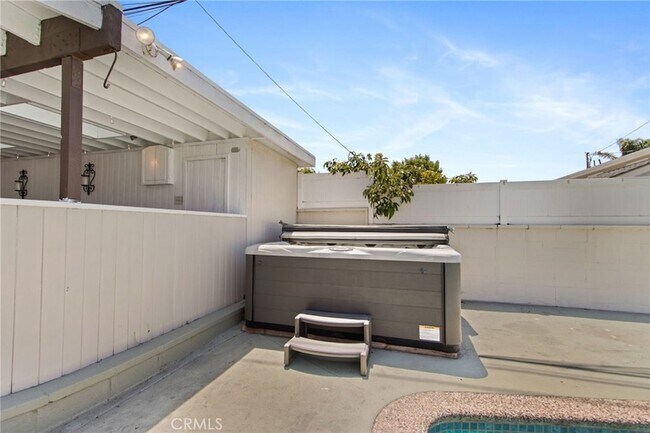 Building Photo - 1205 Manzanita Ln