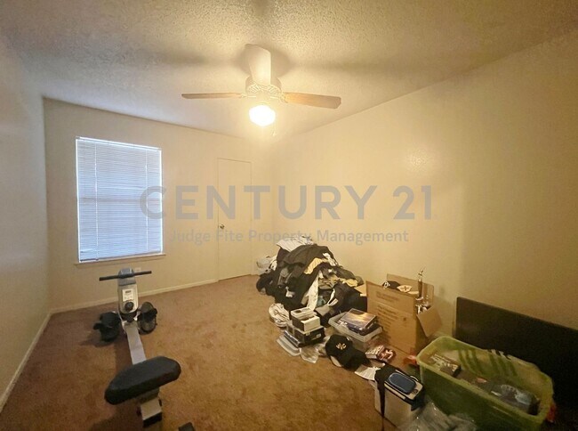 Building Photo - Adorable 2/2 Duplex in Weatherford For Rent!