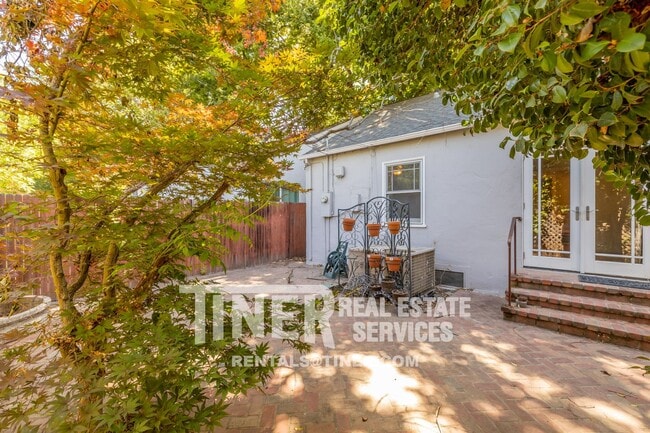 Building Photo - 3571 D St