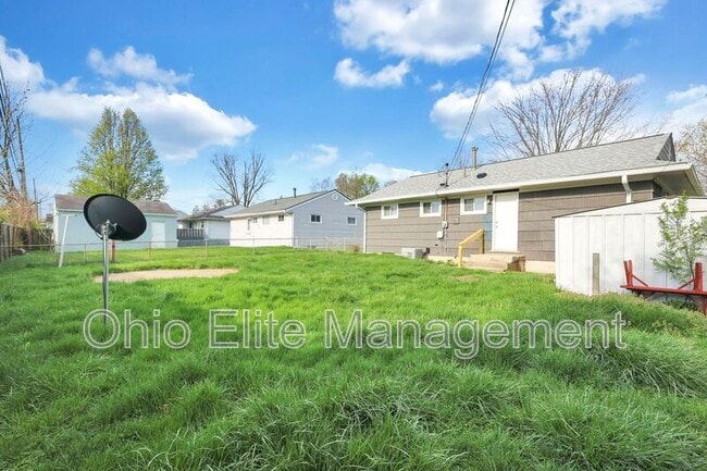 Building Photo - 1028 S Harris Ave