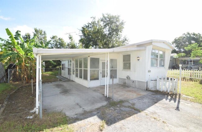 Building Photo - 3310 Peachtree Hill Rd
