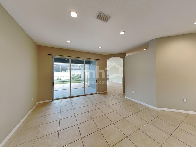 Building Photo - 767 Planters Manor Way