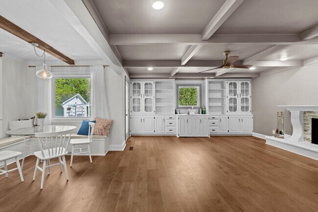 Building Photo - 5704 Woodside Ave