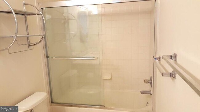 Building Photo - 43155 Huntsman Square