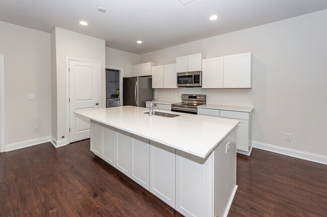 Building Photo - 7787 Montview Rd