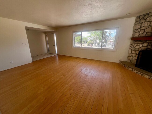 Building Photo - 56769 Joshua Dr