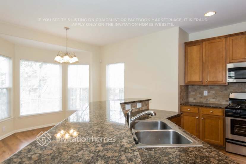 Building Photo - 9822 Edinburgh Ln