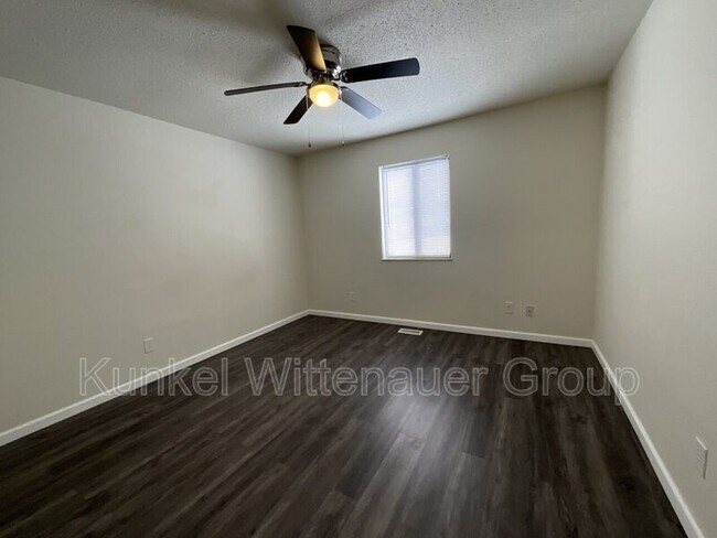 Building Photo - 19 Twin Oaks Dr