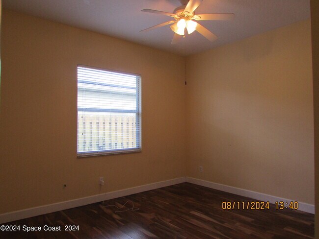 Building Photo - 1882 Woodfield Cir