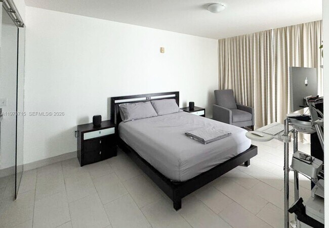 Building Photo - 720 NE 62nd St