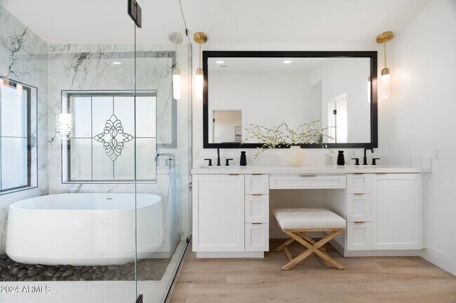 Building Photo - 1643 W Griswold Rd