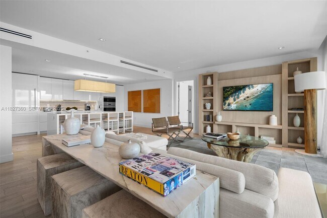 Building Photo - 102 24th St