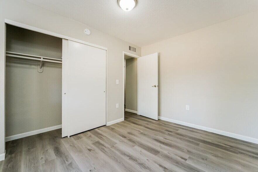 Building Photo - 10061 E Domenic Ln