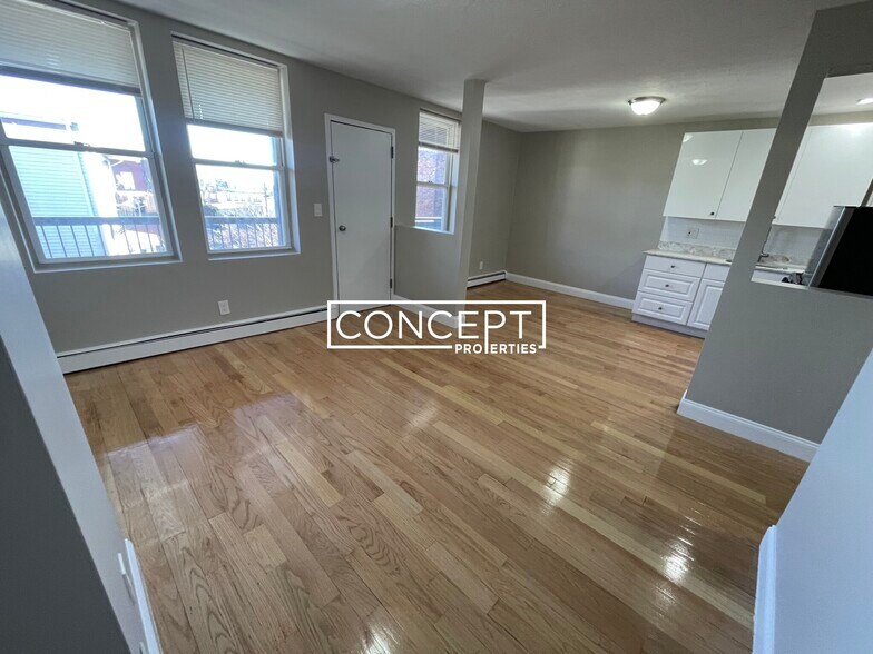 Building Photo - 67 Shawmut St