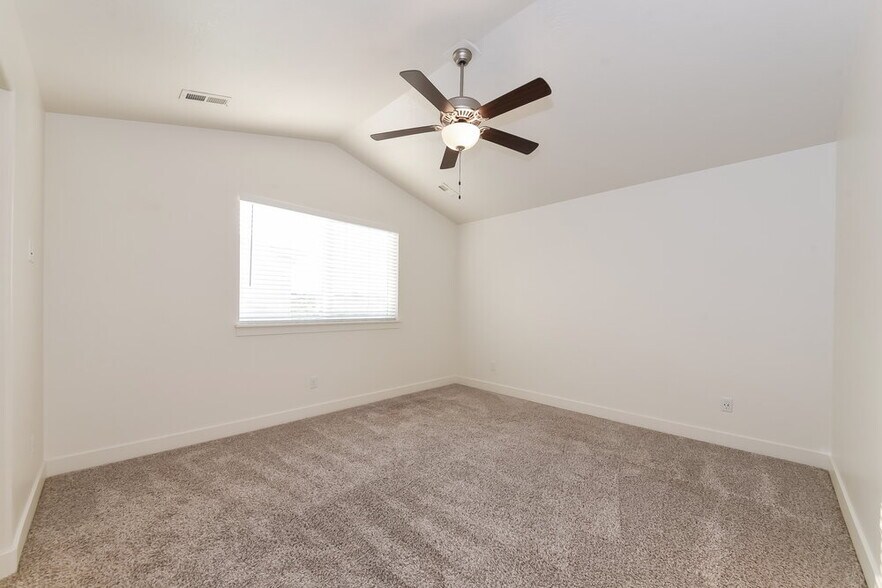 Building Photo - 4907 Breezy Patch Rd