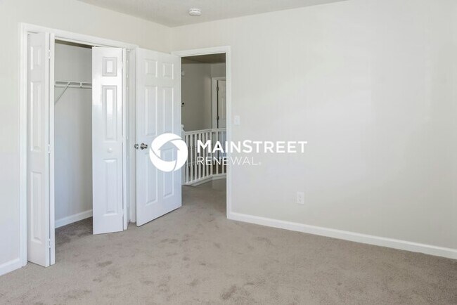 Building Photo - 4 Bedroom Pet-Friendly Home in HUNTSVILLE, AL with Main Street Renewal