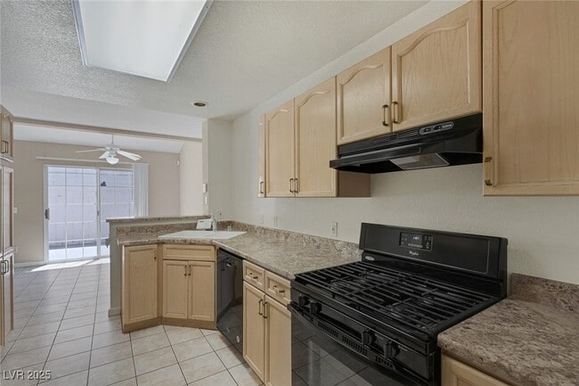 Building Photo - 8027 Teresita Ave