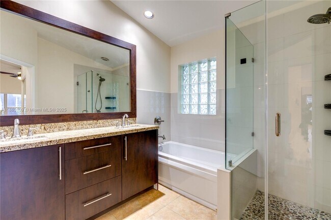 Building Photo - 1501 SW 149th Ave