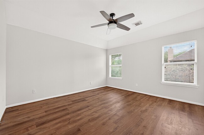 Building Photo - 6030 Wildbriar Ln