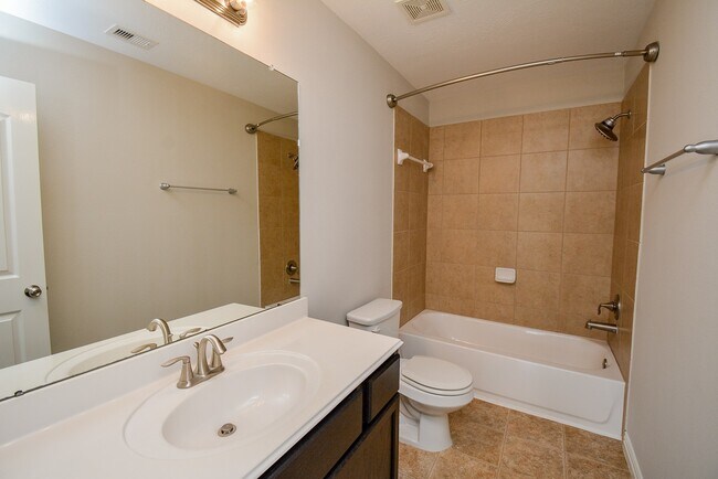 Building Photo - 6003 Hickory Hollow Dr