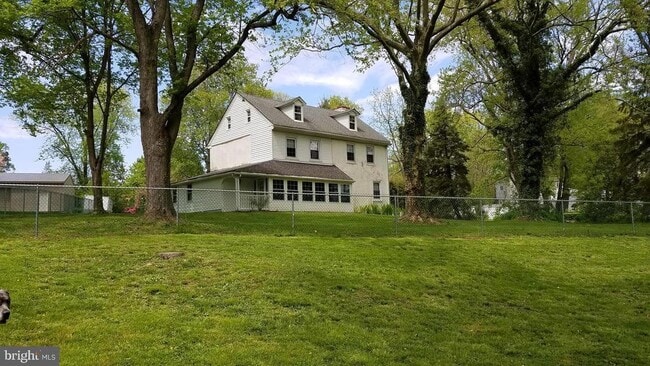 Building Photo - 815 Cypress Ave