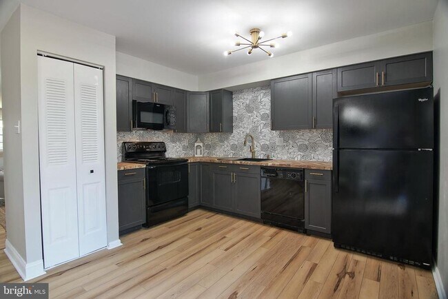 Building Photo - 2705 Walnut Ridge Dr