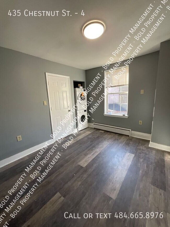 Building Photo - 435 Chestnut St