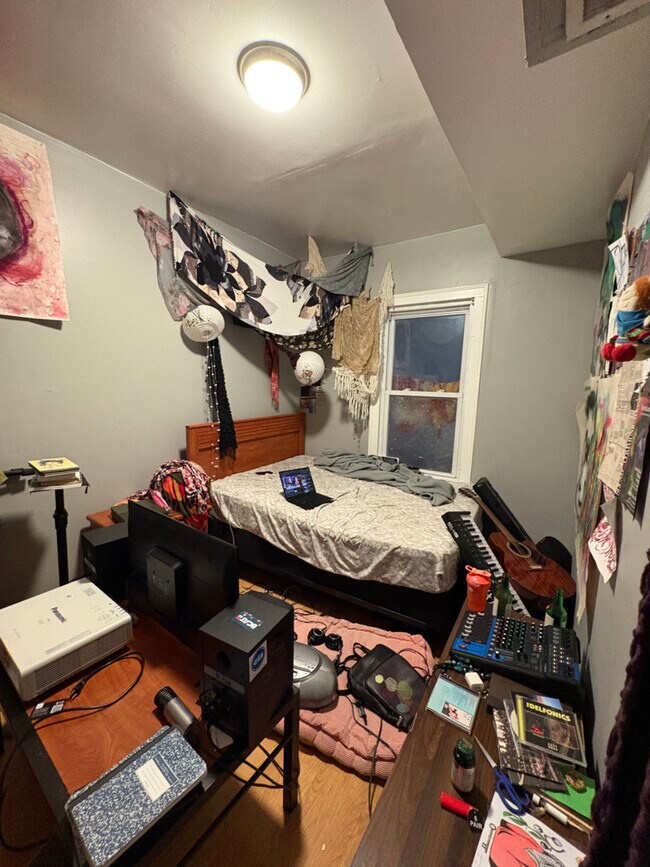 Building Photo - 839 N Ashland Ave