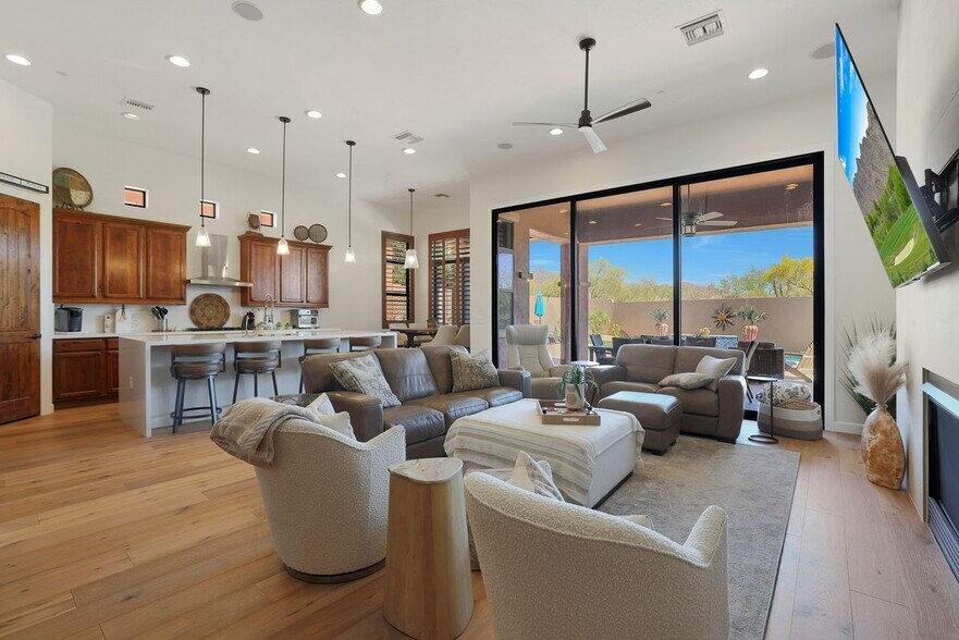Building Photo - 9973 E Edgestone Dr