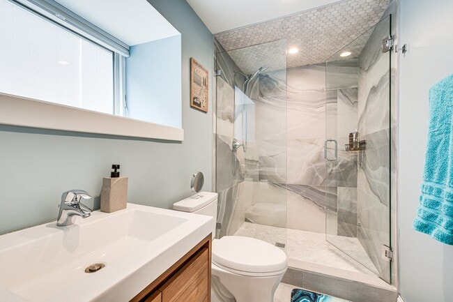 Building Photo - 4727 N Kiona Ave