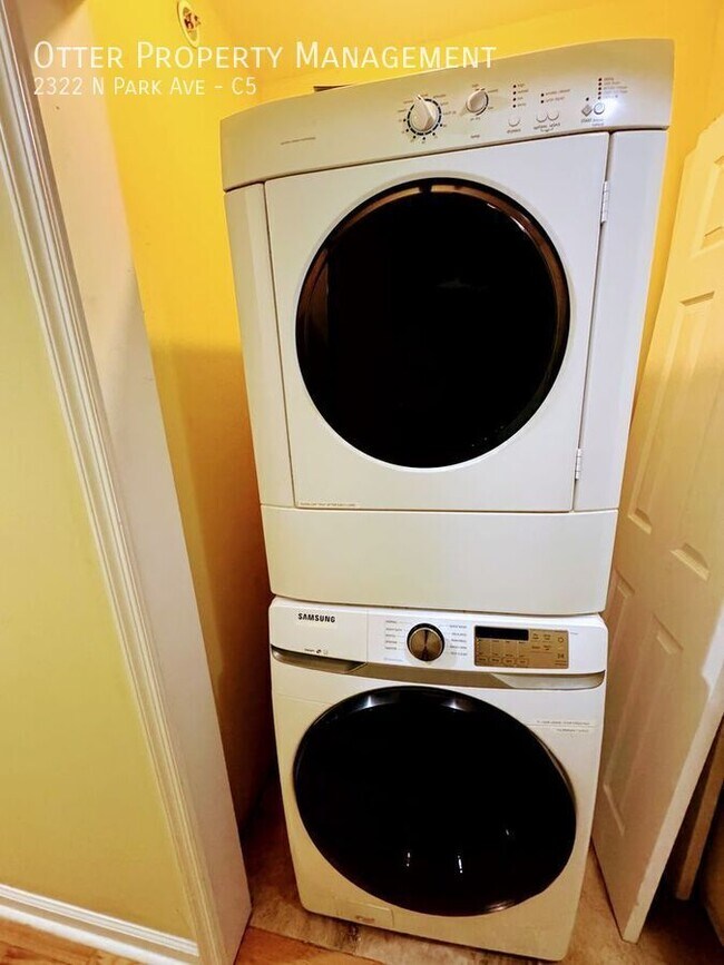 Building Photo - 2322 N Park Ave