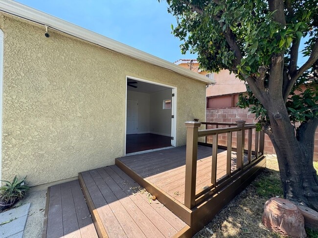 Building Photo - Charming Morningside Park Home Ready to Mo...