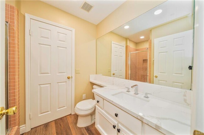 Building Photo - 9531 Montanza Way