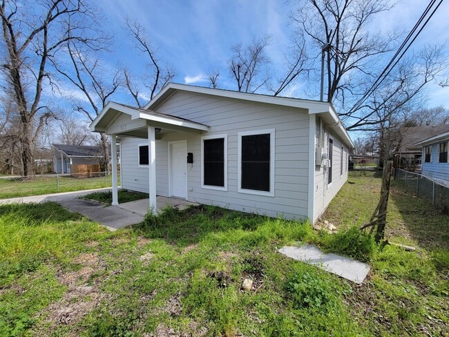 Building Photo - BEAUTIFUL 3 BEDROOM HOME IN CONROE WITH AL...