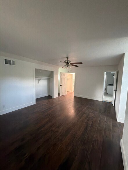 Building Photo - 550 Glen Oaks Blvd