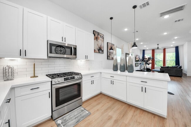 Building Photo - 4806 Cochran St