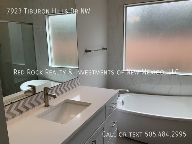 Building Photo - 7923 Tiburon Hills Drive NW