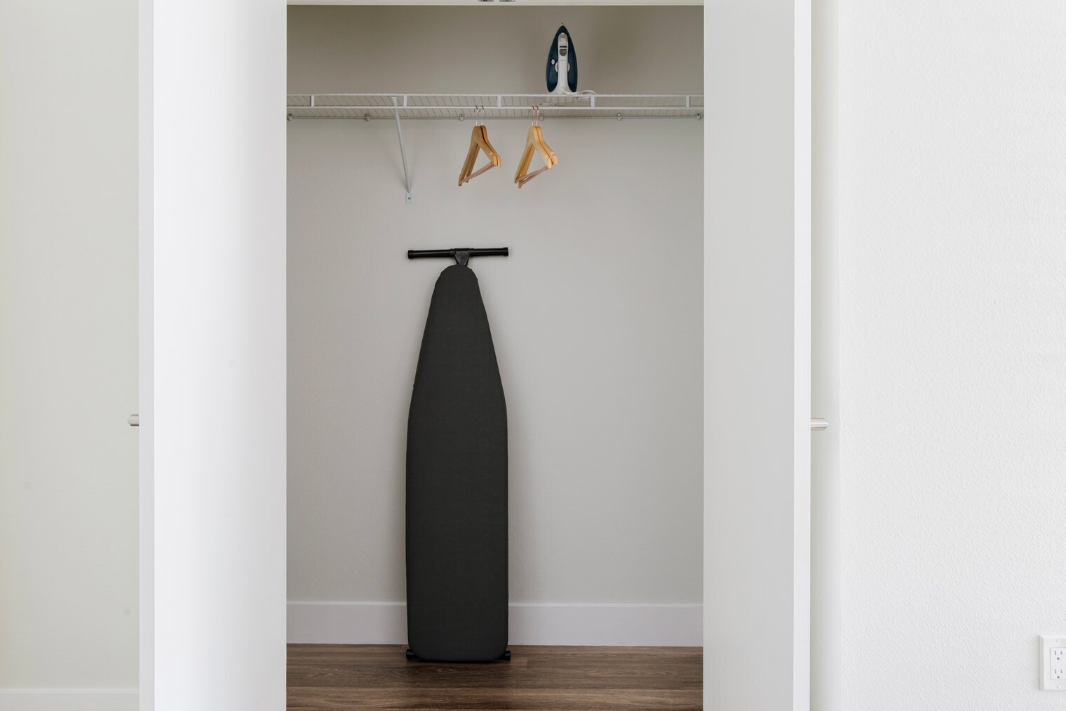 Building Photo - 3889 Artist Walk Common