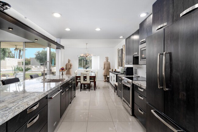 Building Photo - 477 Desert Lakes Dr