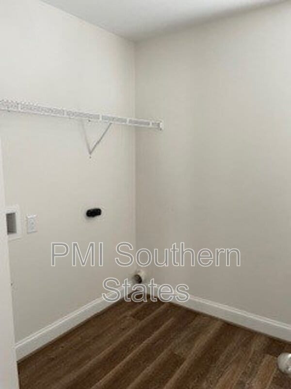 Building Photo - 402 Albus Dr