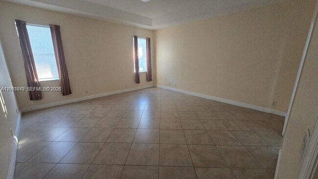 Building Photo - 1010 SW Dubuque Ave