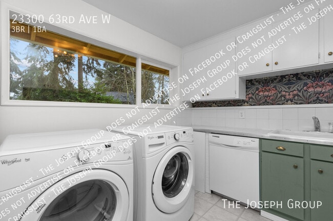 Building Photo - 23300 63rd Ave W