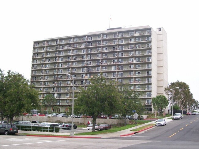 Primary Photo - 340 S Mesa St