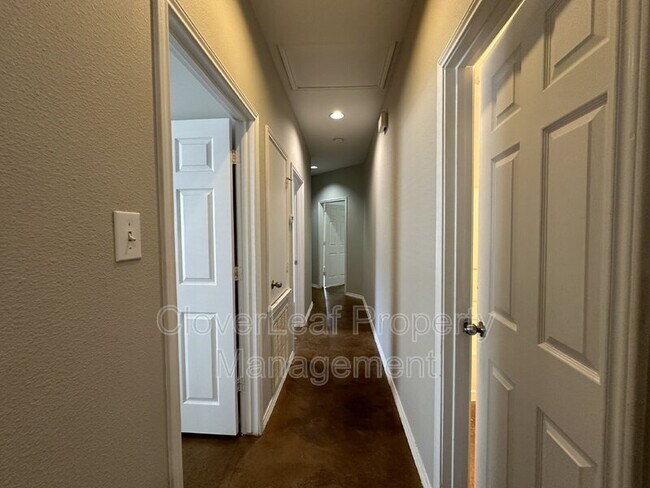Building Photo - 5718 Golf Heights