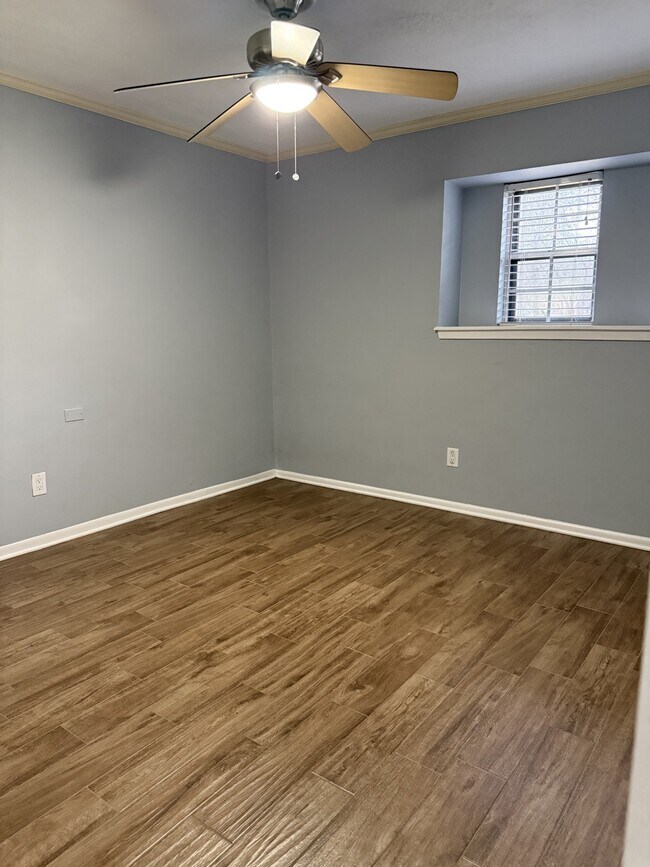 Building Photo - 717 Blue Ridge Dr