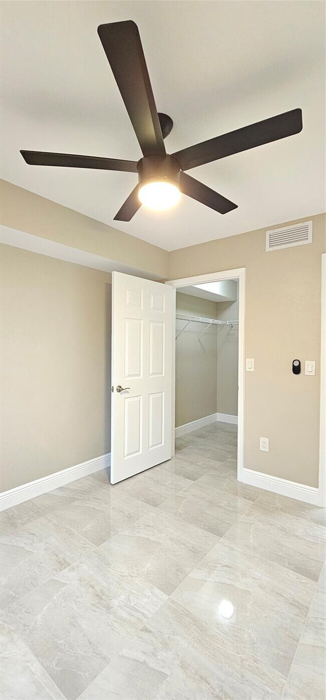 Building Photo - 6768 Heritage Grande